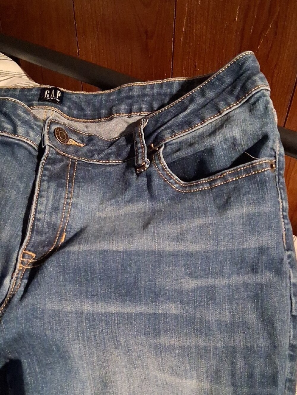 GAP Women's Medium Blue Skinny Jeans with Knee Rips - Picture 5 of 9
